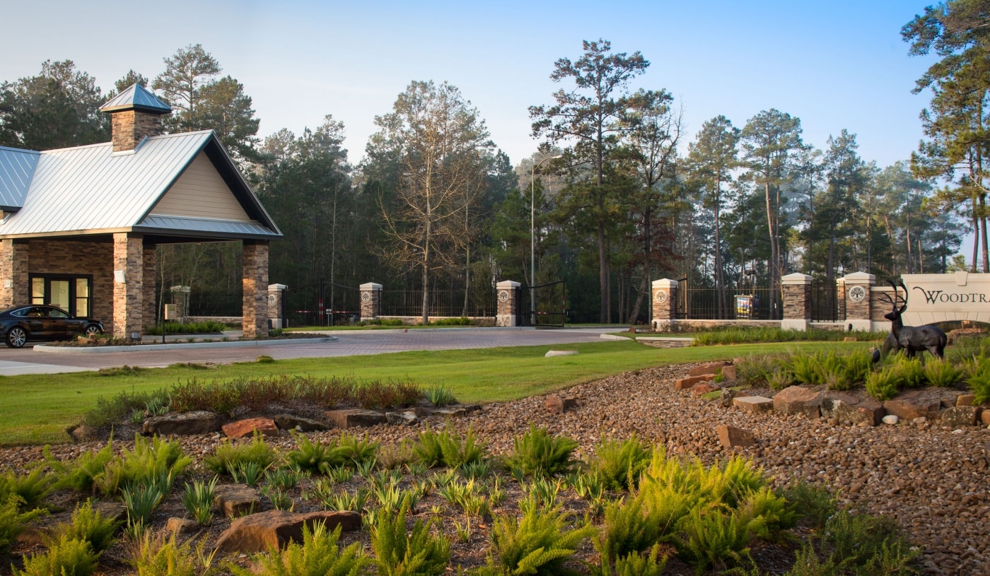 Woodtrace Community Entrance